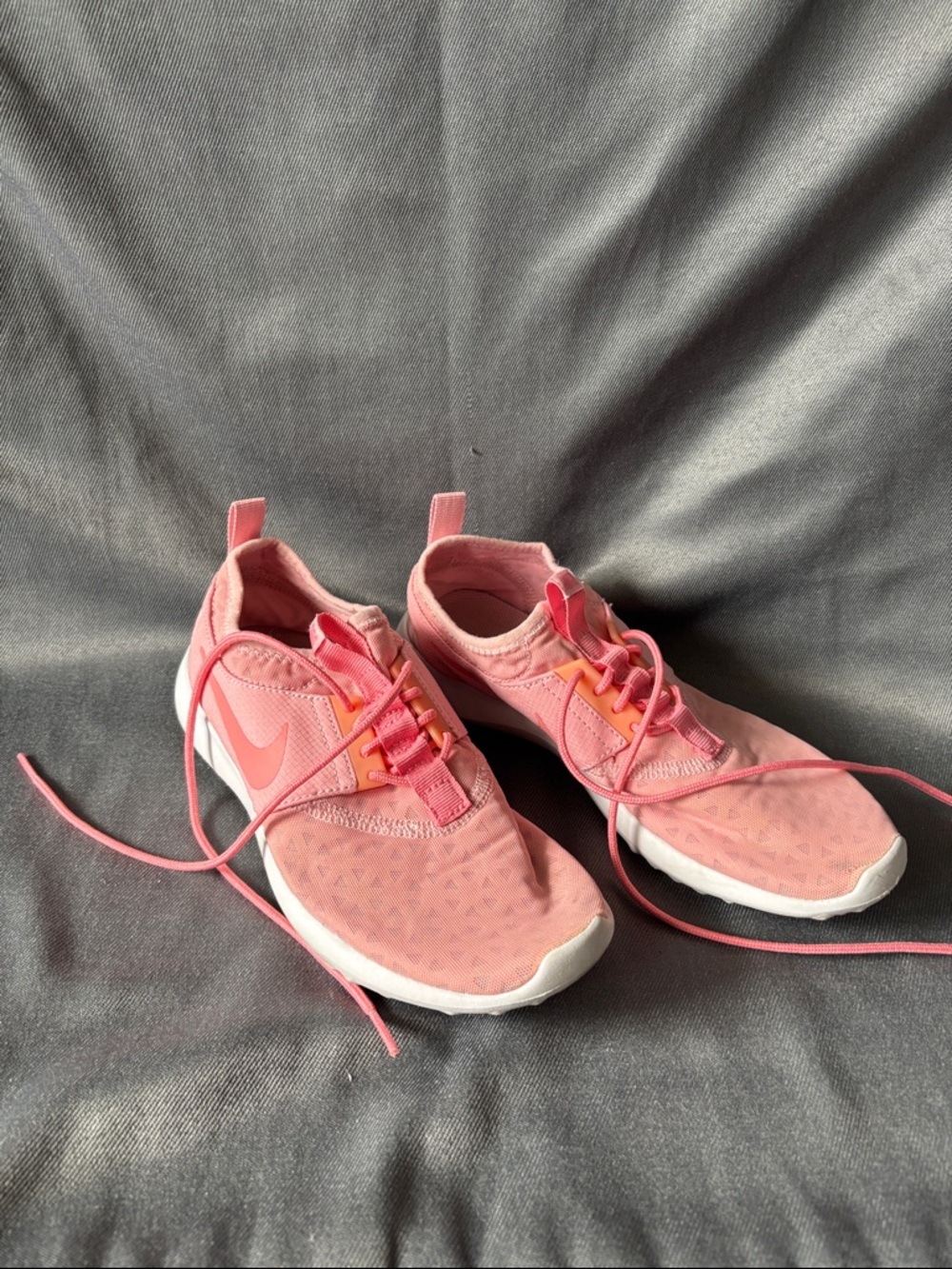 Nike Women’s Pink Athletic Lace-Up Running Shoes